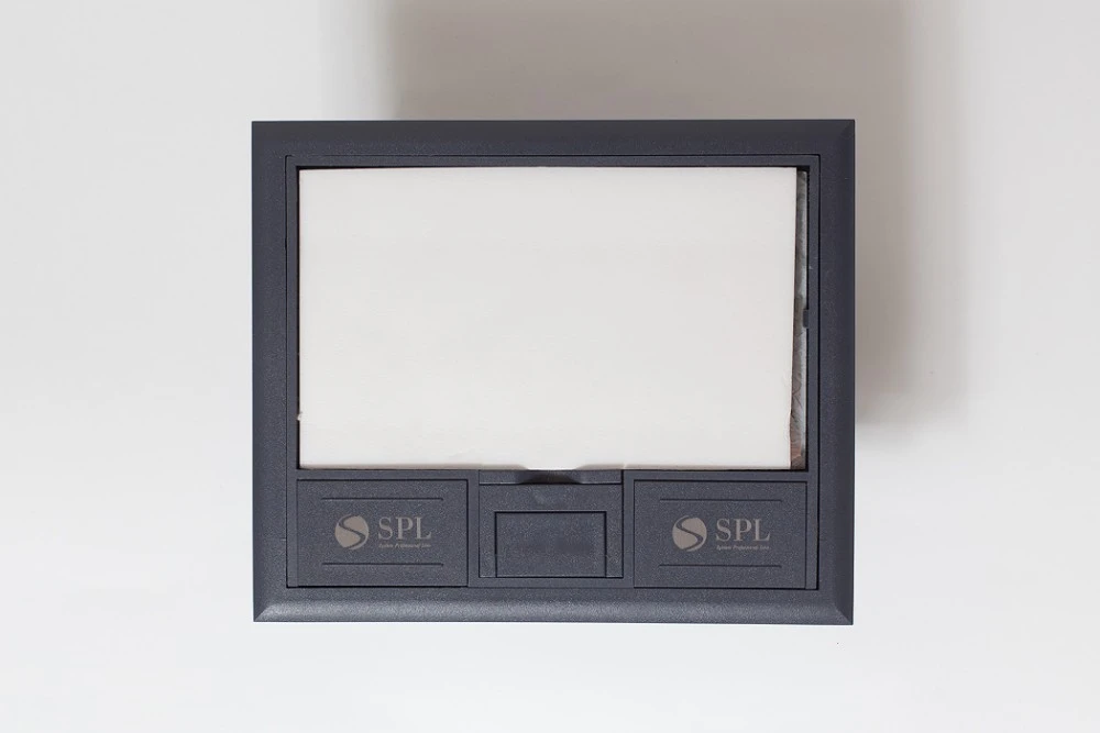 Люк на 4 поста (45х45), металл/ пластик, с пластиковой коробкой, IP40
