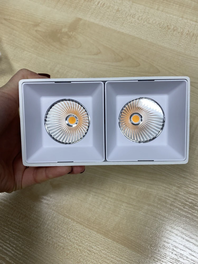 Накладной светильник E DINBURGH 220V, 10W*2, 155*80*95, 3000K, 120°, белый