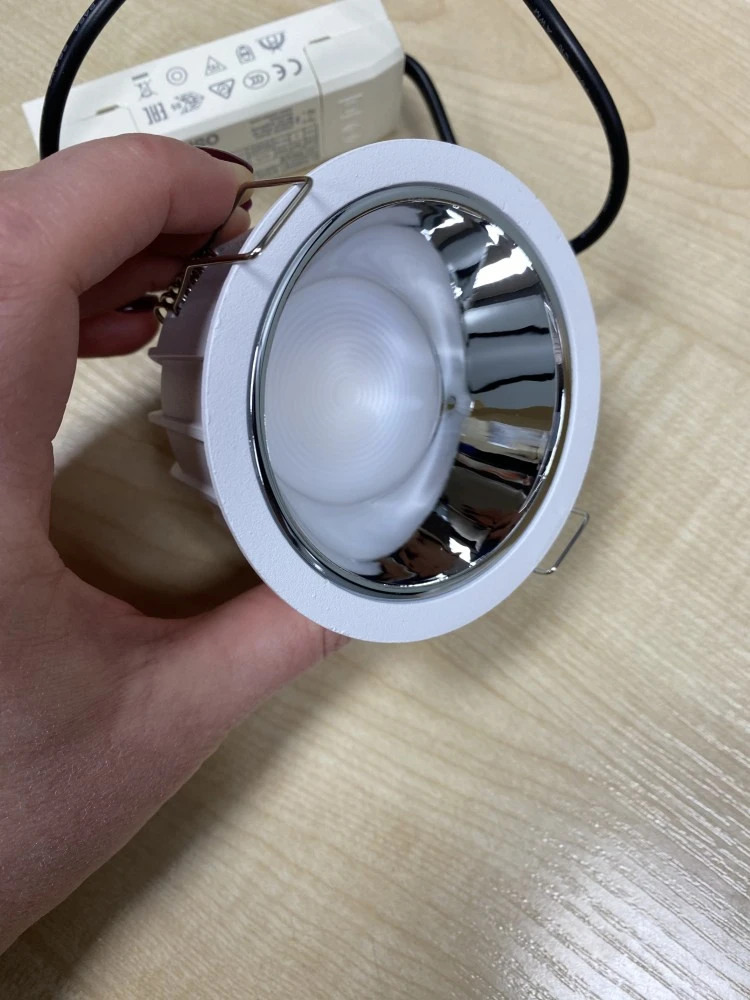 Встраиваемый светильник VELA1 220V, 9W, Ø83, 3000K, 60°, белый