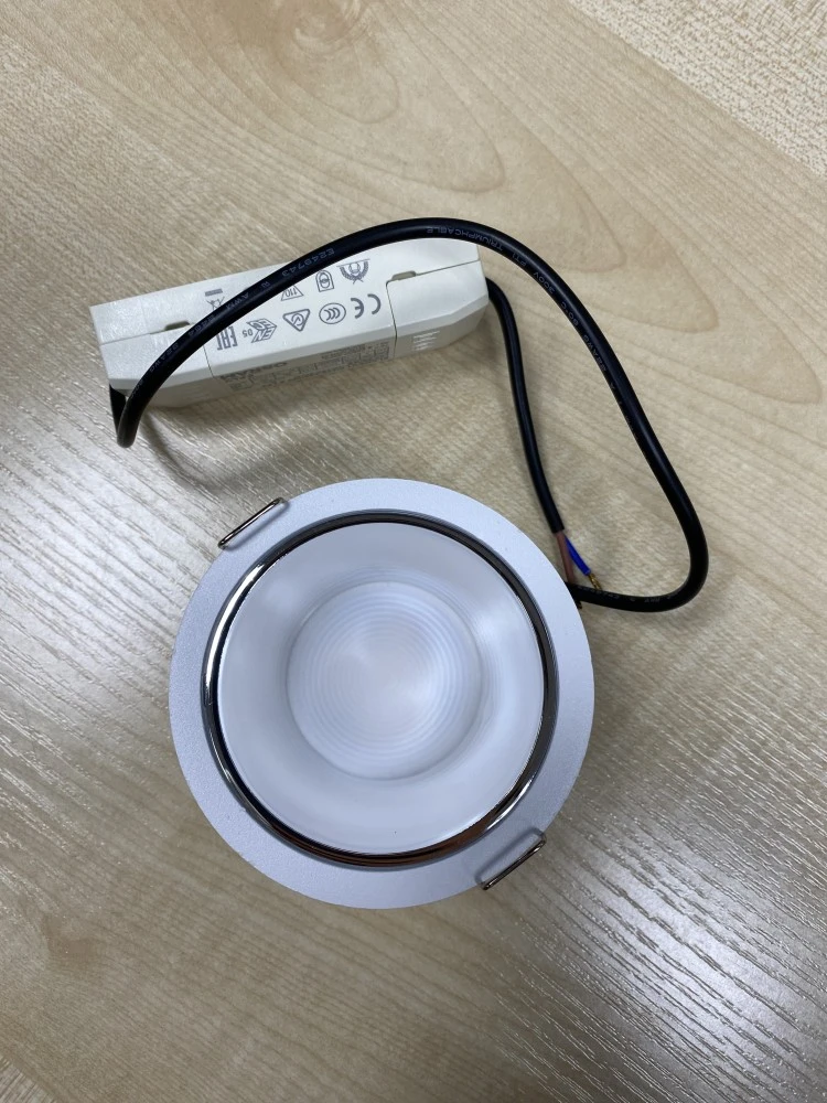 Встраиваемый светильник VELA1 220V, 9W, Ø83, 3000K, 60°, белый