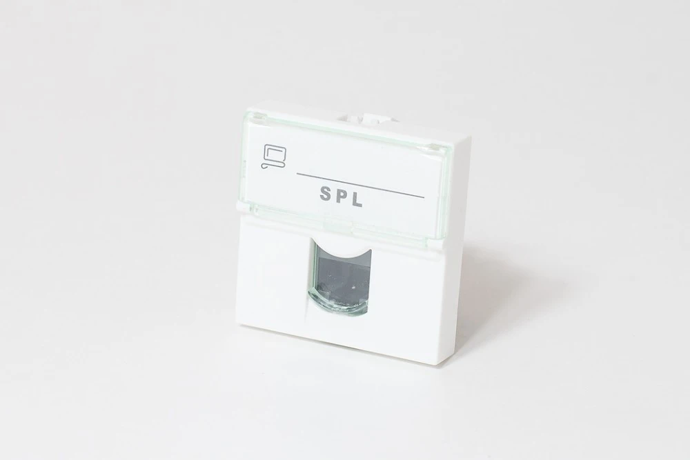 Розетка информационная UTP 1хRJ45 45х45 cat5е